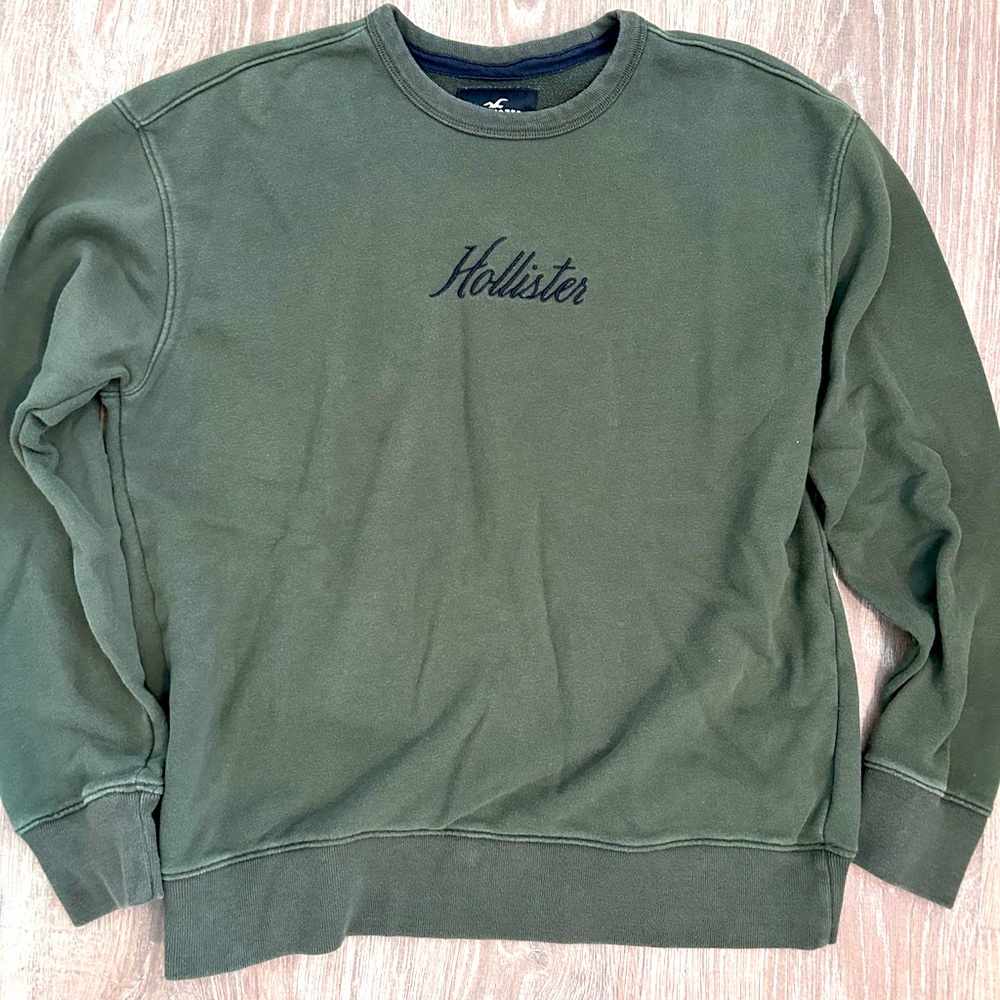 Men’s Hollister crew neck sweatshirt.
